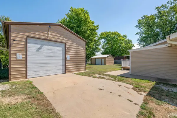 1406 N Lynnhurst Ave, Wichita, KS 67212