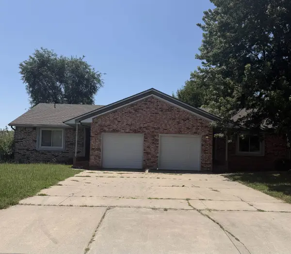 7413 E 18th St, Wichita, KS 67206