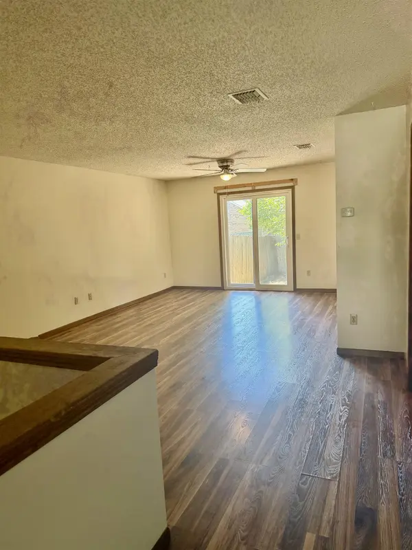 7413 E 18th St, Wichita, KS 67206