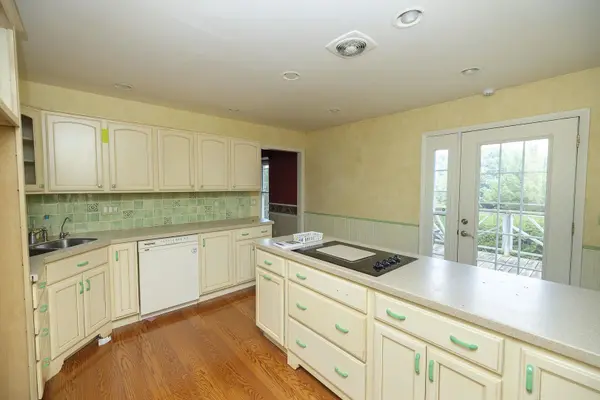301 S Cardington, Wichita, KS 67209