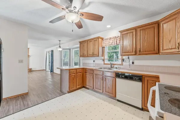 4479 N Edgemoor Ct, Bel Aire, KS 67220