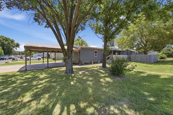 911 E Kelly, Augusta, KS 67010