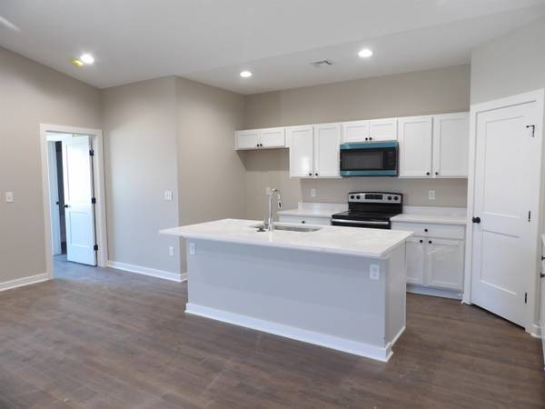 921-923 S Fox Ridge St, Newton, KS 67114
