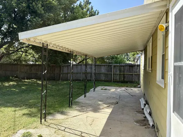 3308 S Custer, Wichita, KS 67217