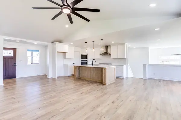 464 S Stoney Creek St, Clearwater, KS 67026