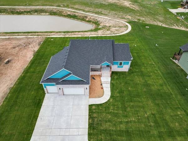 464 S Stoney Creek St, Clearwater, KS 67026