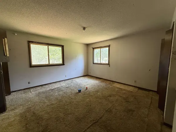1319 Joyce St, El Dorado, KS 67042
