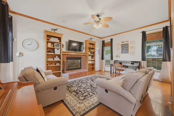 421 E Wild Plum Rd, Derby, KS 67037