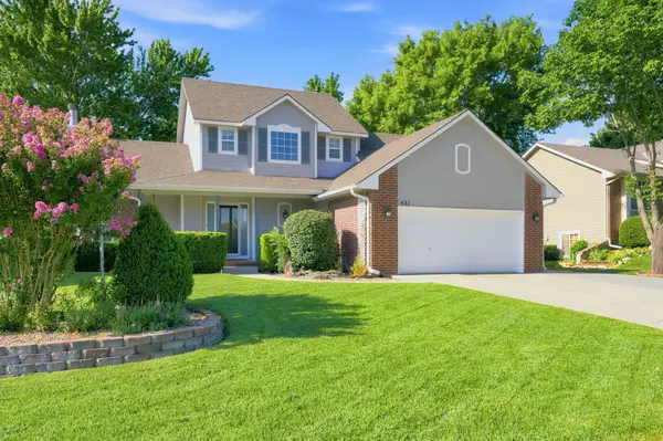 421 E Wild Plum Rd, Derby, KS 67037