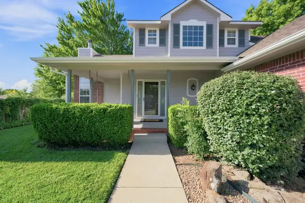 421 E Wild Plum Rd, Derby, KS 67037