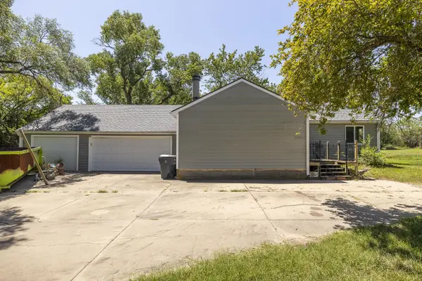 10001 E 103rd, Mulvane, KS 67110