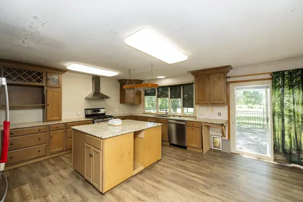 10001 E 103rd, Mulvane, KS 67110