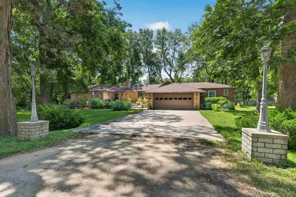 1725 W 27th St N, Wichita, KS 67204