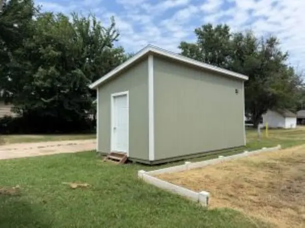 1002 N Grimes St., Mcpherson, KS 67460-2827