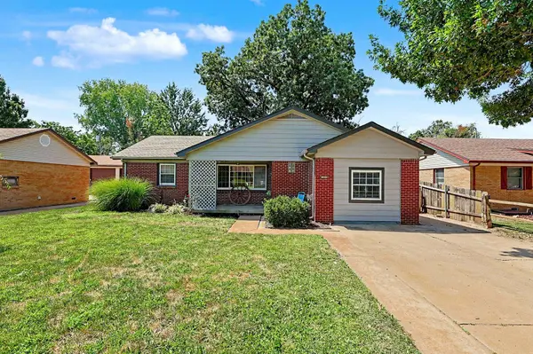 215 W Alexander, Haysville, KS 67060