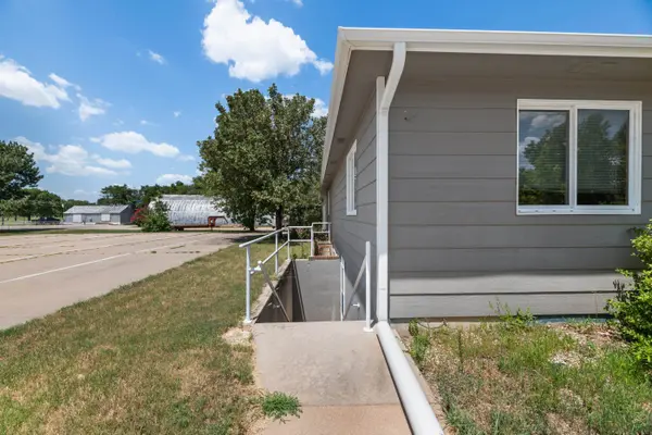 106 E Shadybrook, Cheney, KS 67025