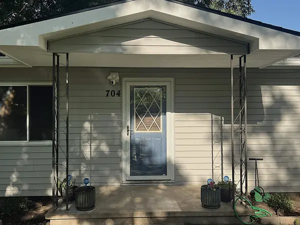 704 N Washington, Sedgwick, KS 67135