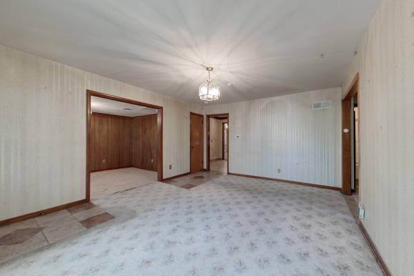 2656 N Poplar St, Wichita, KS 67219