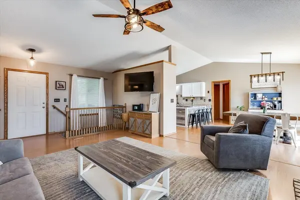 1726 N Prairie Run Circle, Mulvane, KS 67110
