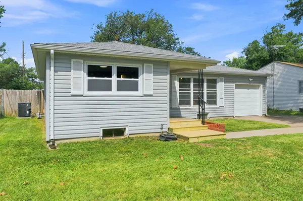 833 N McComas Ave, Wichita, KS 67203