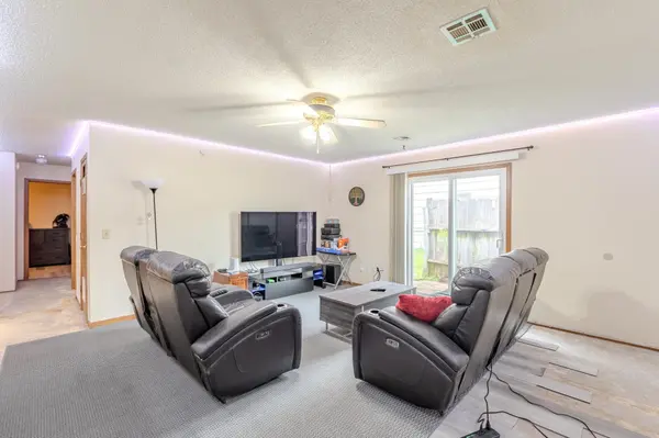 203 S Westview Dr, Derby, KS 67037
