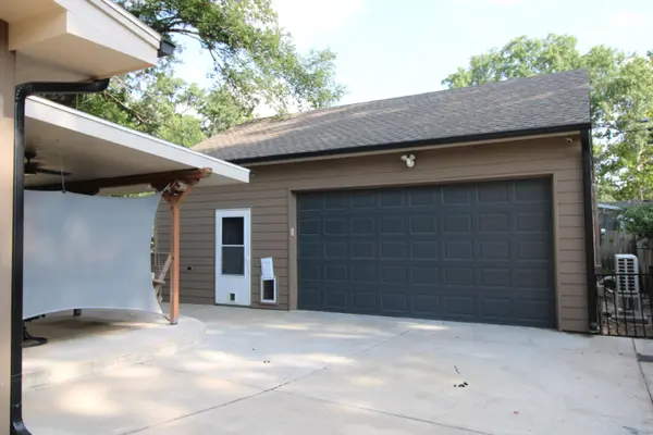 9701 W Kenny Ln, Wichita, KS 67212