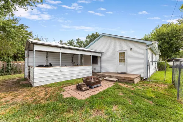 505 Sweezy, Halstead, KS 67056