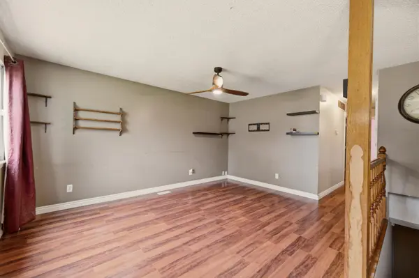 725 W Lockwood St, Wichita, KS 67217