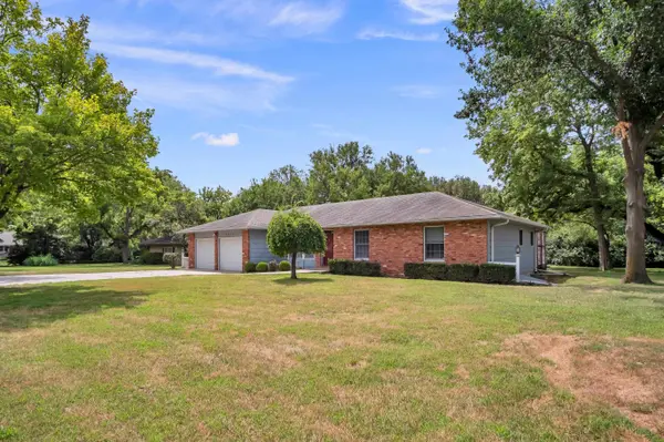 3219 Northwood Ct, Newton, KS 67114