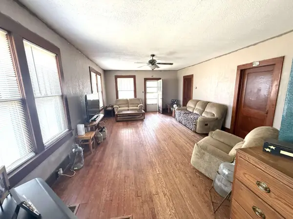 1003 N Springfield Ave, Anthony, KS 67003
