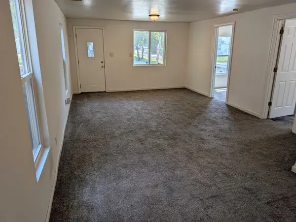 502 E 10th, Newton, KS 67114