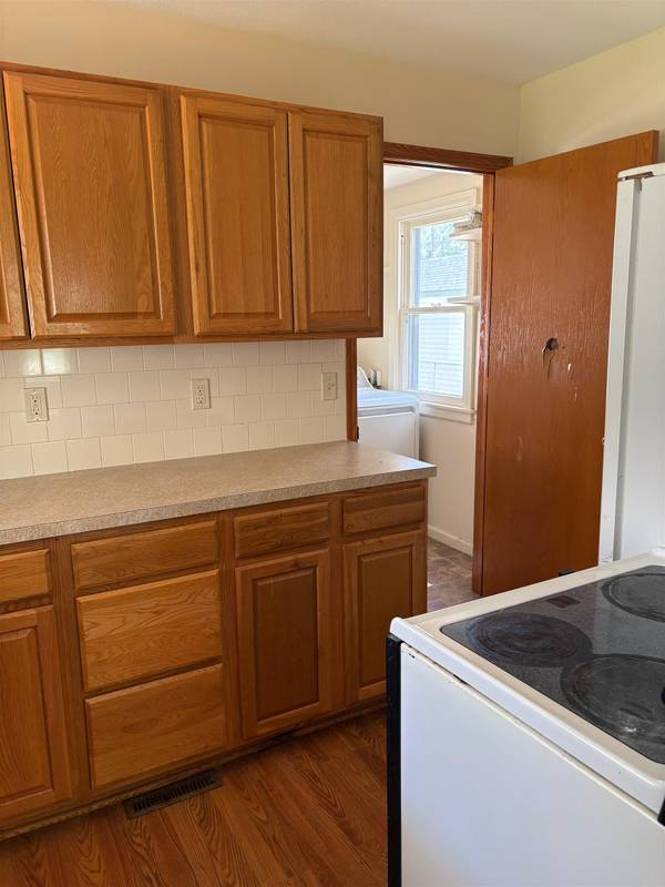 422 N Clayton Ave, Wichita, KS 67203