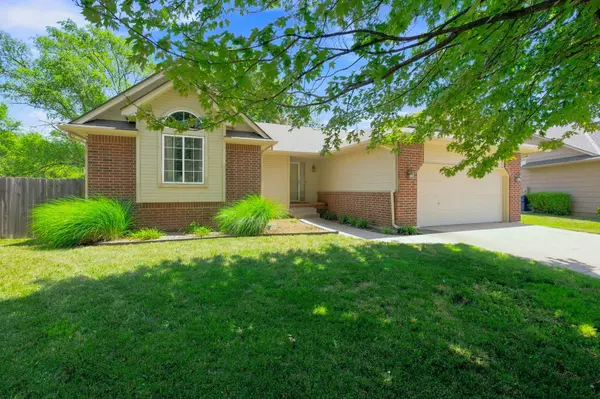 10418 W Taft Ct, Wichita, KS 67209
