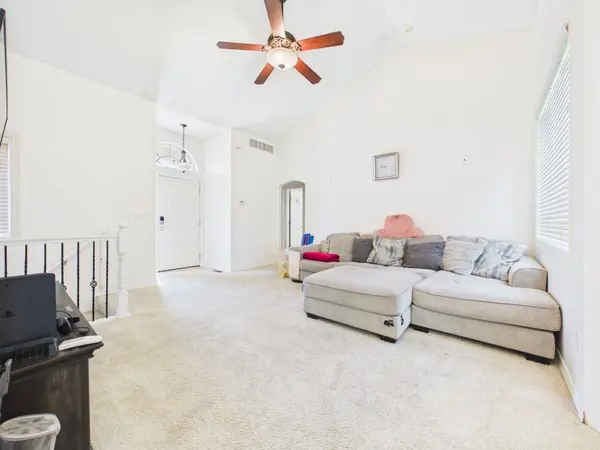 2350 N Castle Rock Ct, Wichita, KS 67228