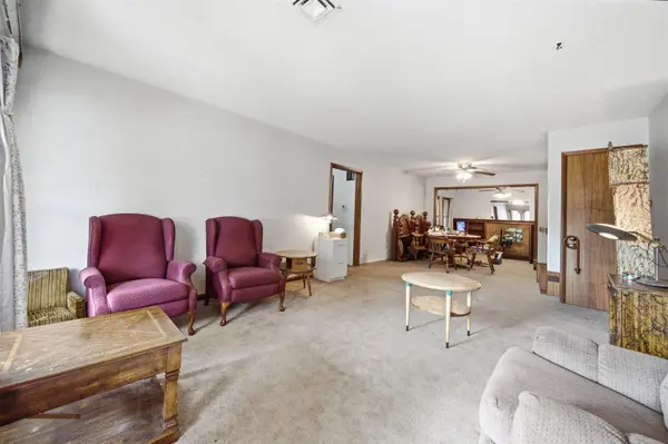 2337 S Crestway Ave, Wichita, KS 67218