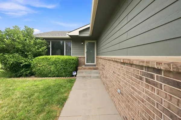 13706 W LOST CREEK ST, Wichita, KS 67235-7043