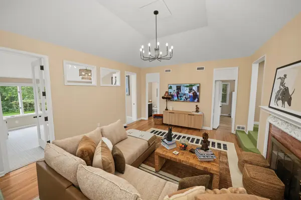 144 Overhill Rd, Salina, KS 67401