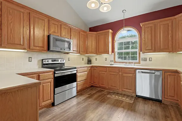 922 E Karla Ct, Haysville, KS 67060