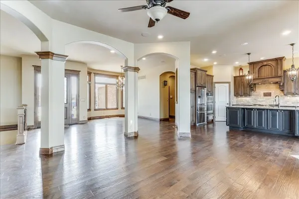 605 Wickersham Dr, Mcpherson, KS 67460