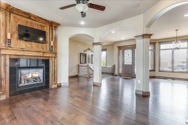 605 Wickersham Dr, Mcpherson, KS 67460