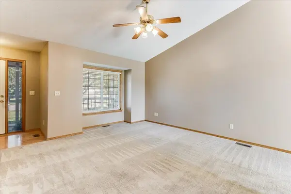 320 S Peach Cir, Haysville, KS 67060