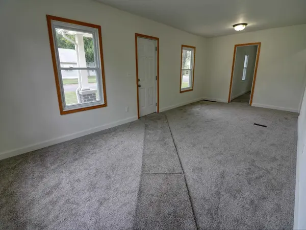 603 S Walnut St, Newton, KS 67114
