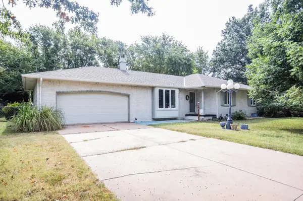 209 W Garnett Ct, Garden Plain, KS 67050