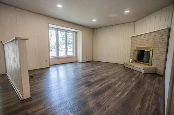 209 W Garnett Ct, Garden Plain, KS 67050