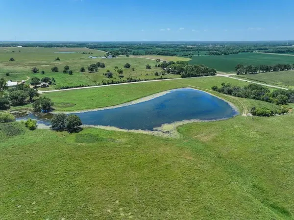 000 SW Hunter Rd, Douglass, KS 67039