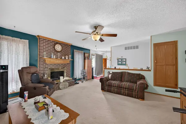 3933 W 32nd St S, Wichita, KS 67217