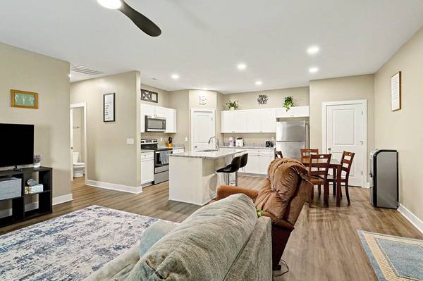 5227-5229 N Cypress St, Bel Aire, KS 67226