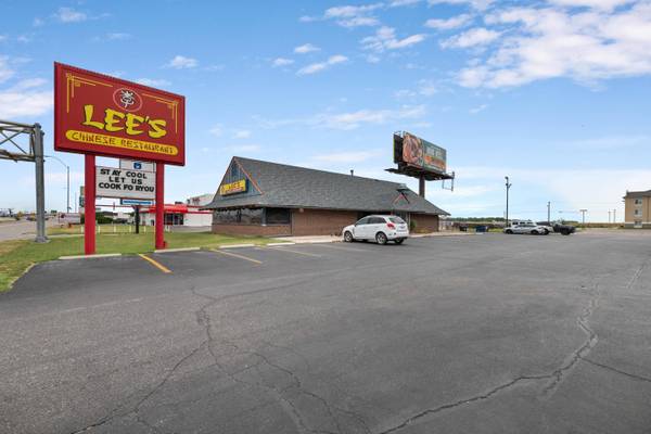 6215 W KELLOGG, Wichita, KS 67209