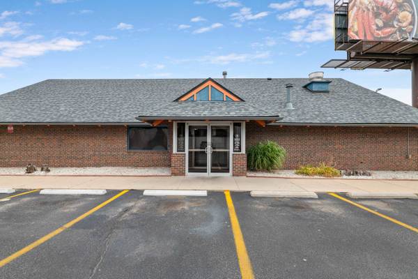 6215 W KELLOGG, Wichita, KS 67209