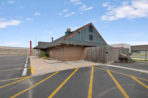 6215 W KELLOGG, Wichita, KS 67209